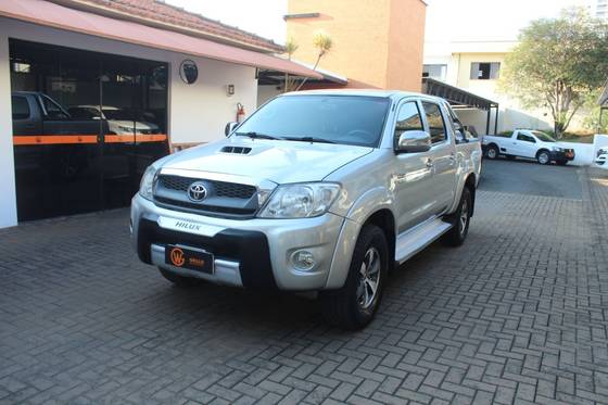 TOYOTA HILUX 3.0 SR 4X4 CD 16V TURBO INTERCOOLER DIESEL 4P MANUAL